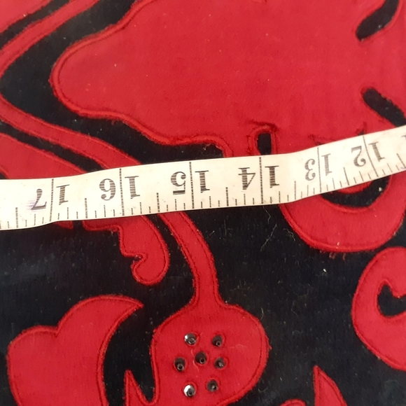 ❤2 Surya Black Velvet & Red Beaded Floral Throw accent Pillow 21" - Picture 5 of 11